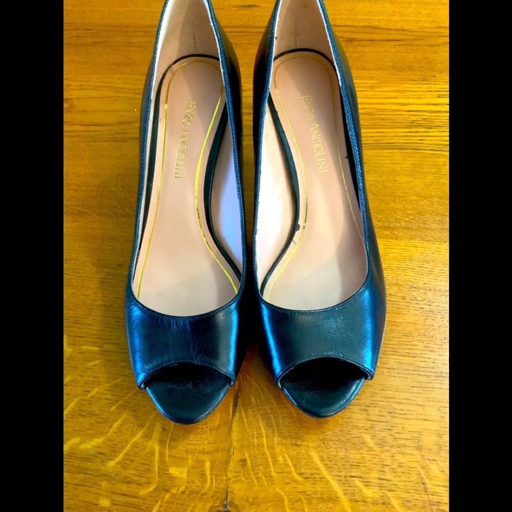 Black leather open toe heel